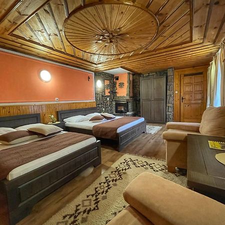 Guest Rooms Colorit 코프리브시티차 외부 사진