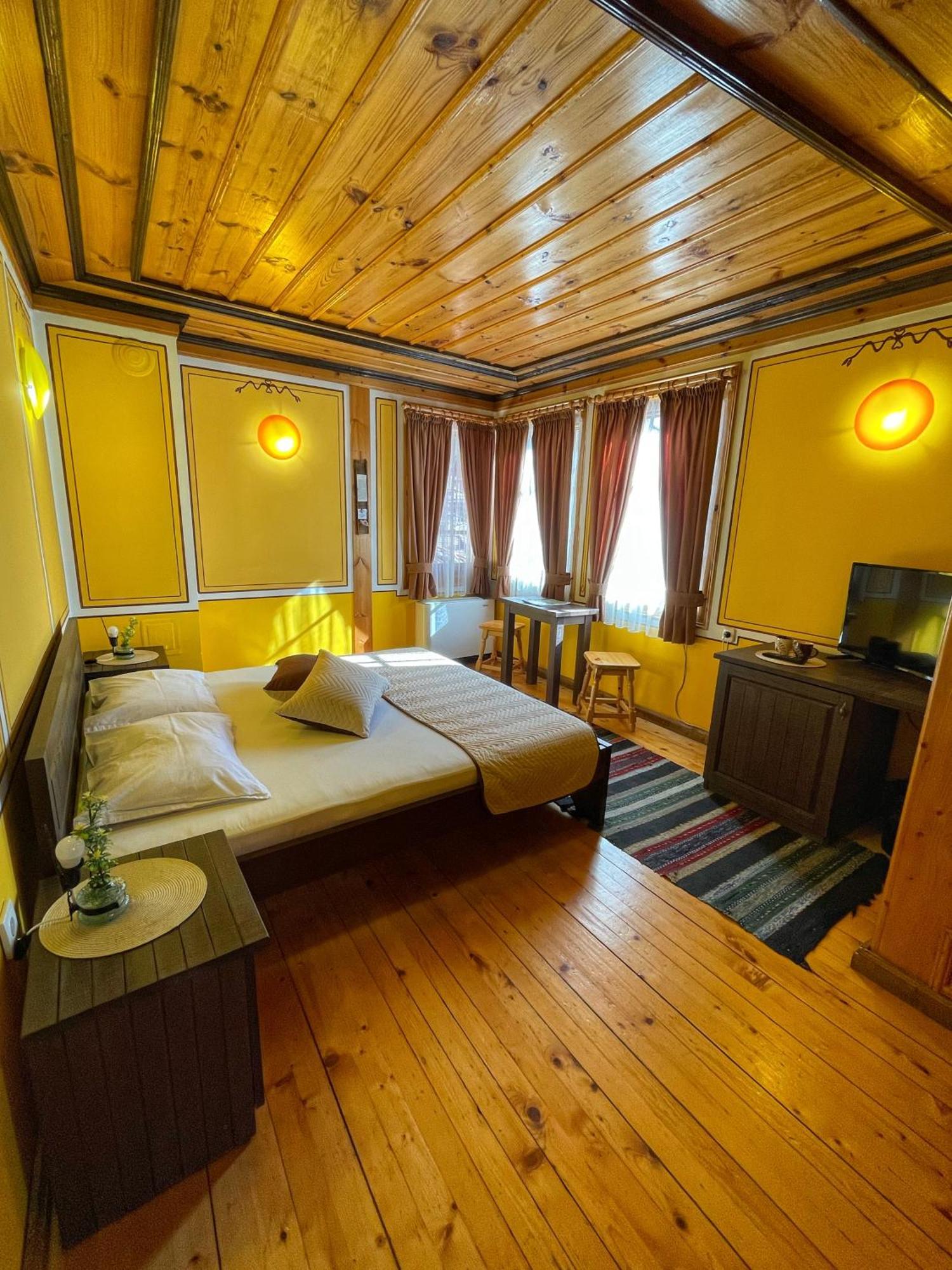 Guest Rooms Colorit 코프리브시티차 외부 사진