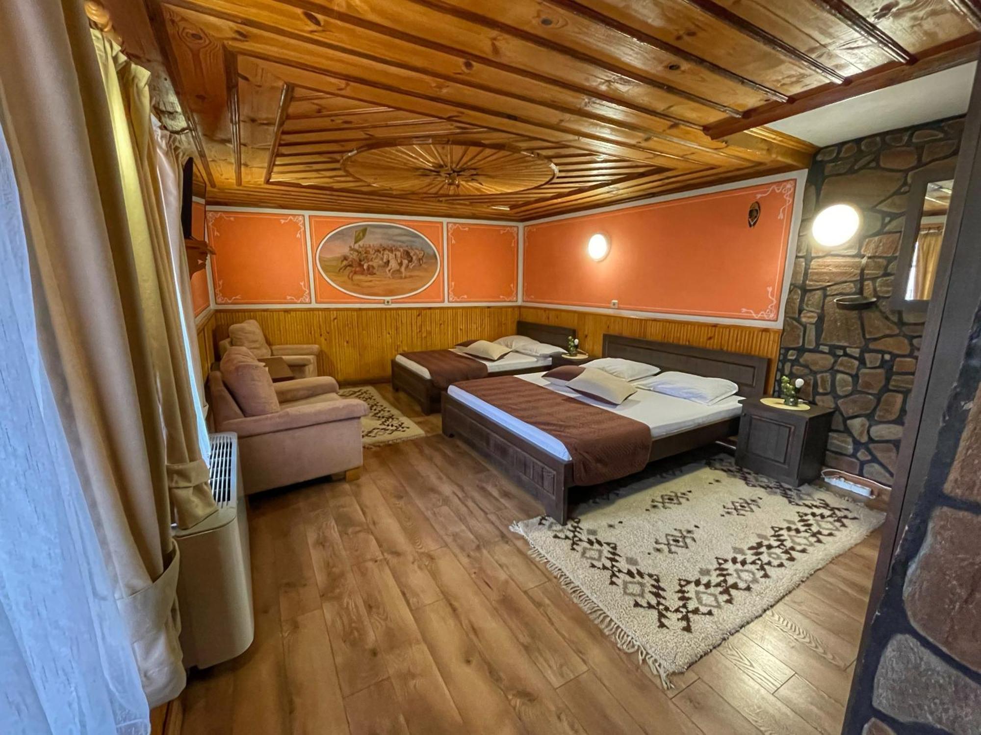 Guest Rooms Colorit 코프리브시티차 외부 사진