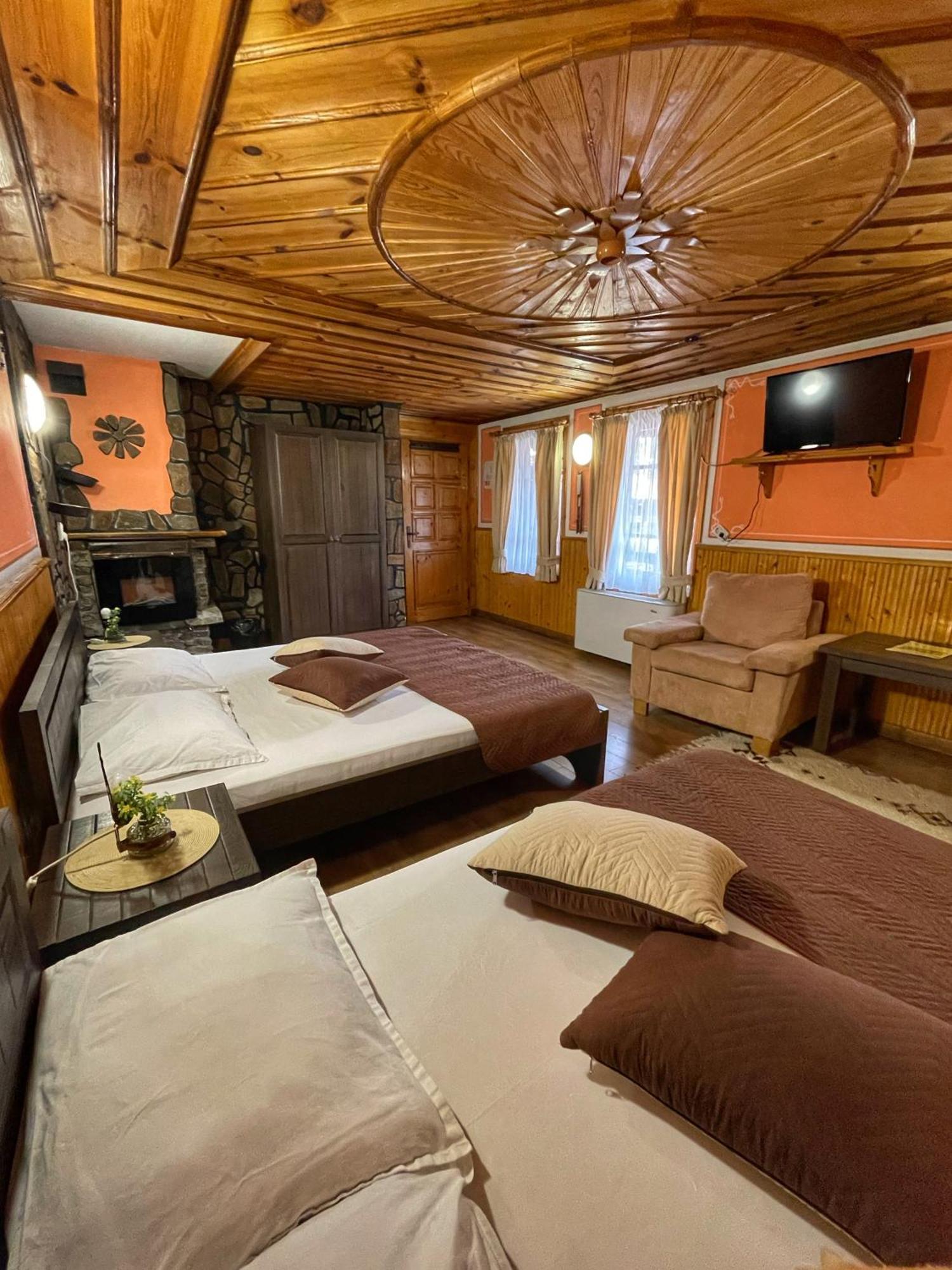 Guest Rooms Colorit 코프리브시티차 외부 사진