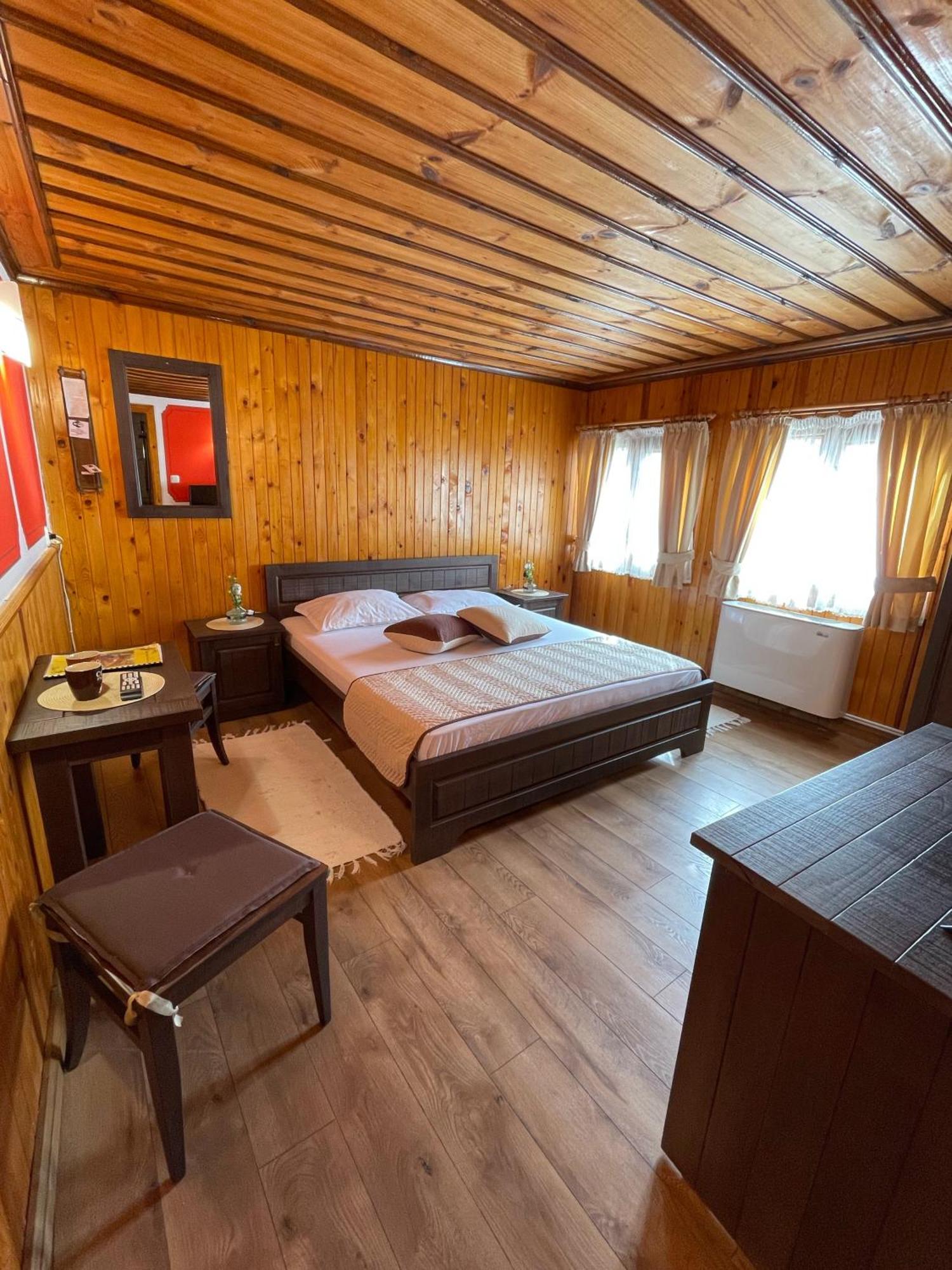 Guest Rooms Colorit 코프리브시티차 외부 사진