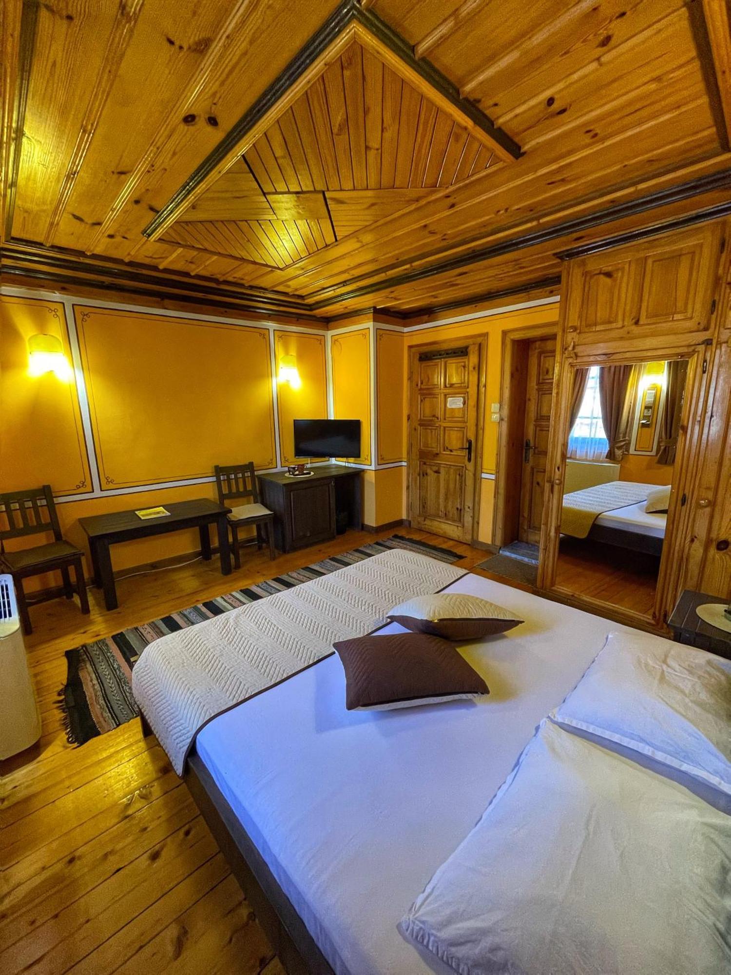 Guest Rooms Colorit 코프리브시티차 외부 사진
